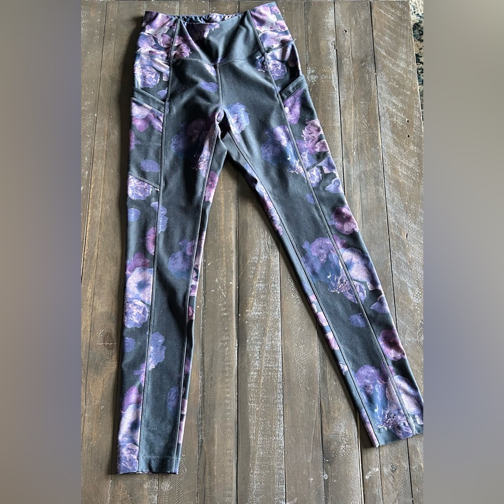 Mondetta athletic leggings, size XS